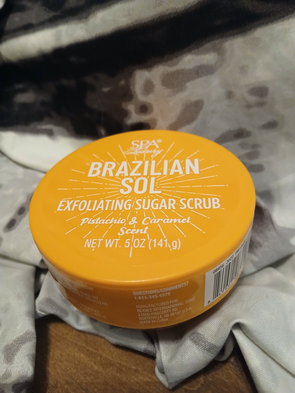 Exfoliating Sugar Scrub - Pistachio & Caramel (Orange)